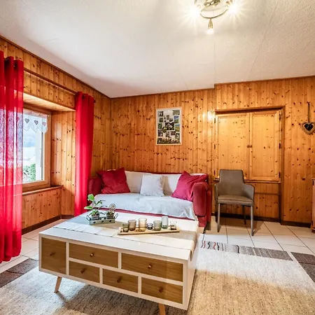 Chez Les Charles Апартаменты Бернекс