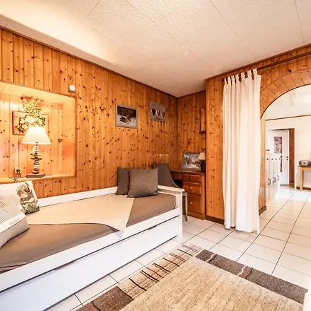 Chez Les Charles Апартаменты