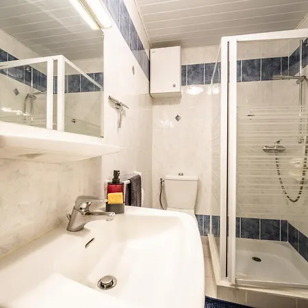 Chez Les Charles Апартаменты