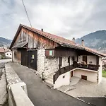 Chez Les Charles * Bernex