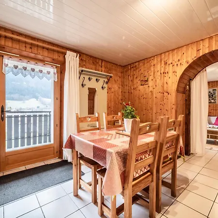 Chez Les Charles Apartment