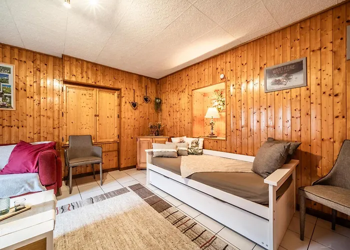 Chez Les Charles Apartment *